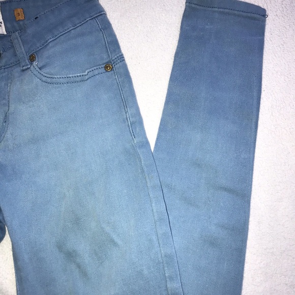 Cute Blue Mid Rised Jeans - Picture 3 of 3